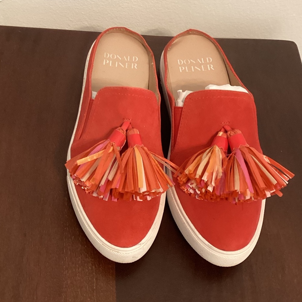 Donald Pliner Great “Chili” Red Genuine Suede Slip Ons w/Colorful Tassels Size 6